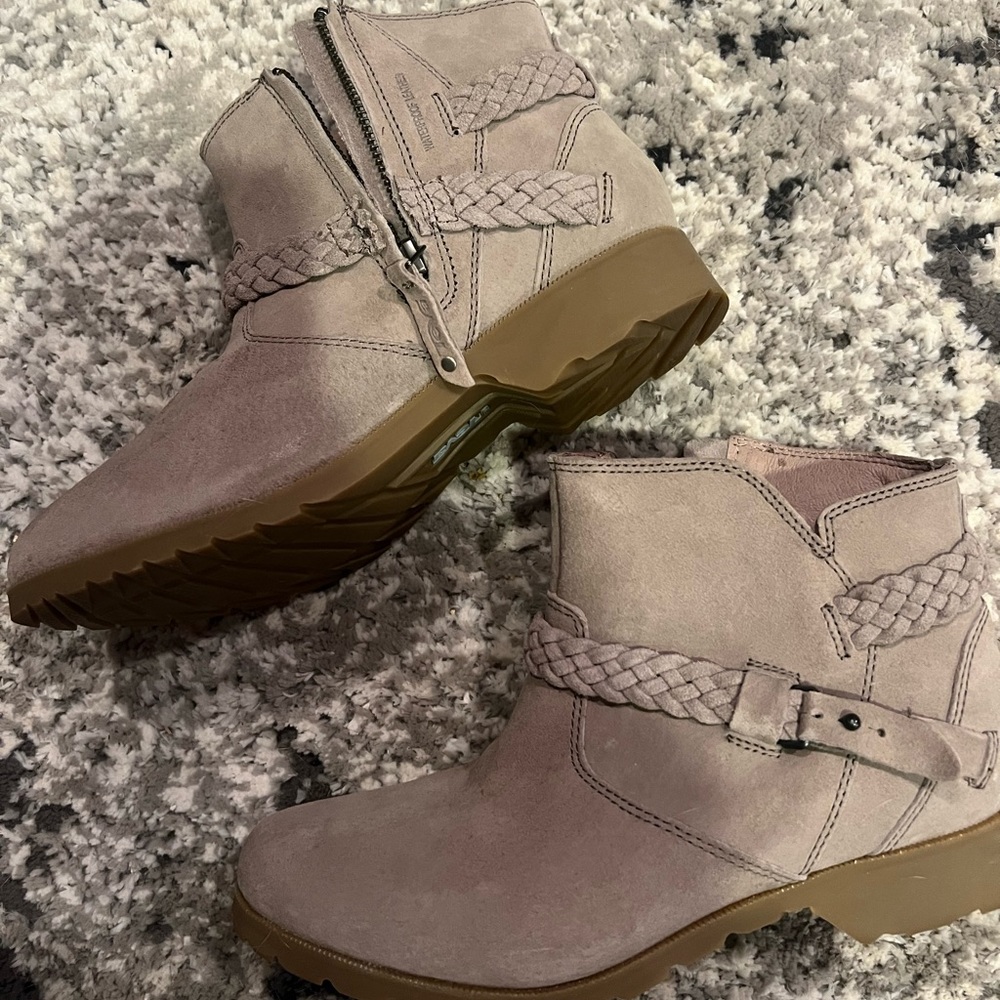 Teva waterproof braided boot